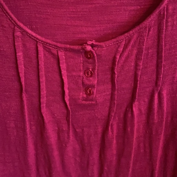 2/$24 Cable & Gauge fuchsia knit top - Picture 4 of 9